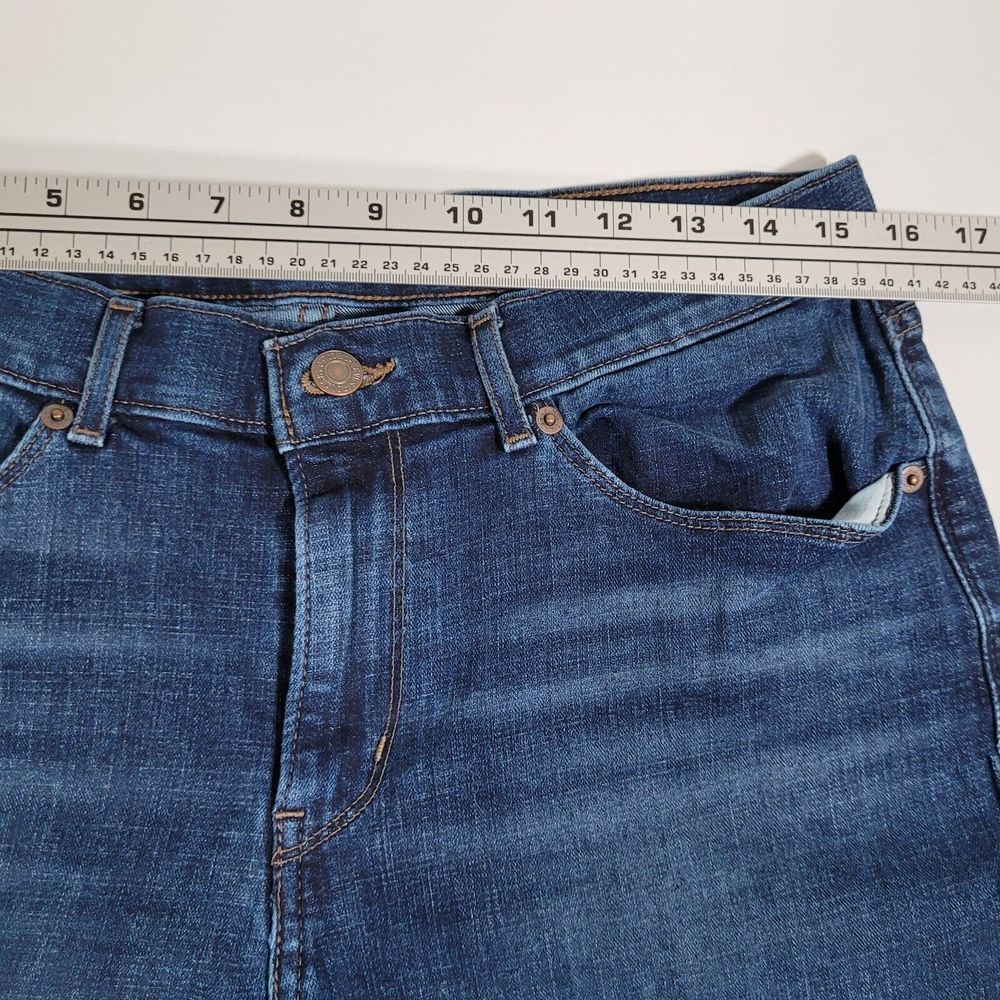 Levi's Classic Capri Jeans - Women's Blue Denim Straight Leg Comfort Fit Size 32 - Picture 5 of 11